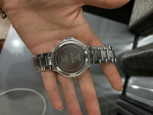 Guess Guess saat