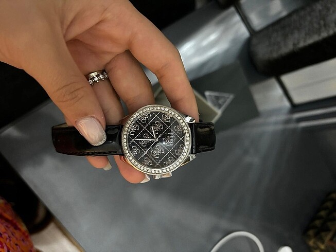 Guess saat