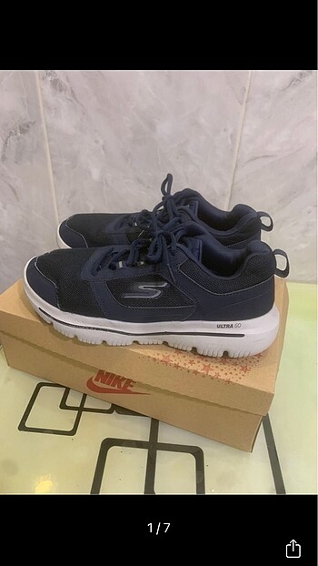 Skechers go walk