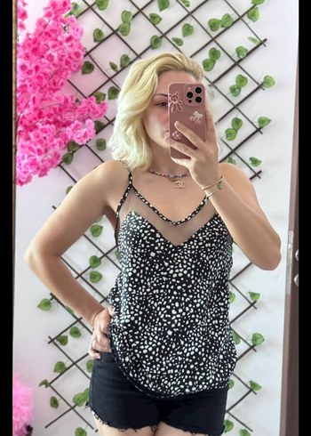 Siyah Dantel Detaylı V Yakalı Kadın Atlet - Görsel 9