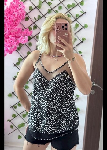 Siyah Dantel Detaylı V Yakalı Kadın Atlet - Görsel 3