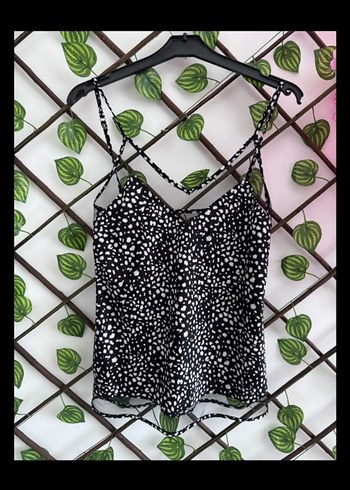 Siyah Dantel Detaylı V Yakalı Kadın Atlet - Görsel 6