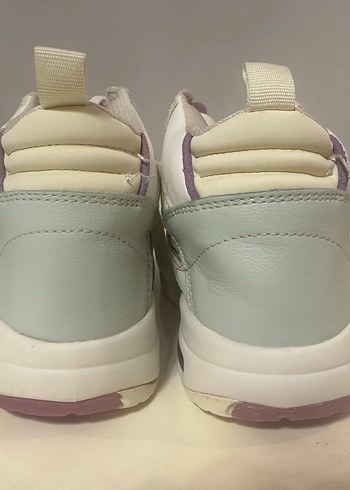 Zara Bağcıklı Beyaz Pastel 34 numara Sneakers - Görsel 5