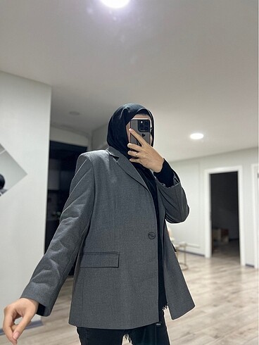 Zara model blazer