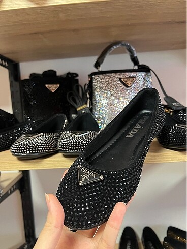Prada Prada taşlı babet