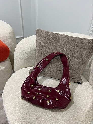 Bordo taşlı çanta