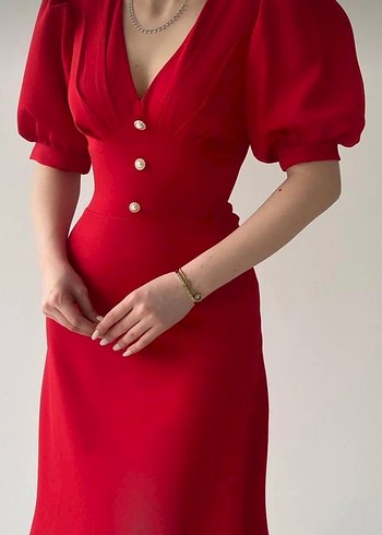 Klasik Kırmızı Düğmeli Midi Elbise - Görsel 2