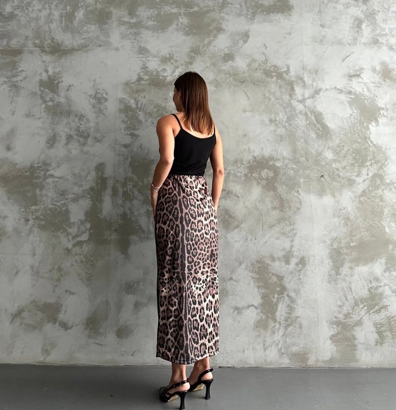 Leopar Desenli V Yaka Uzun Elbise - Görsel 2