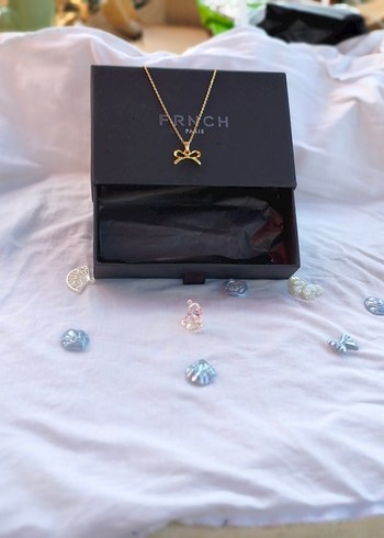 Accessorize Altın Renk Fiyonk Detaylı Midi Kolye
