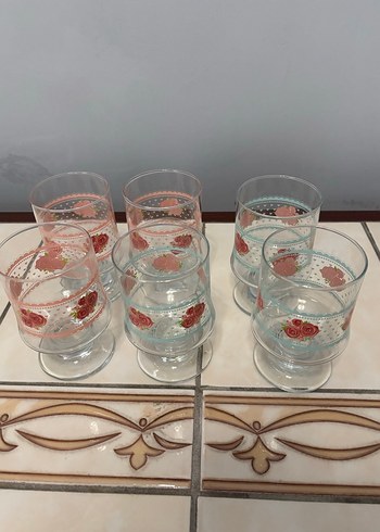 Lav Çiçek Desenli Renkli Ayaklı Bardak Seti