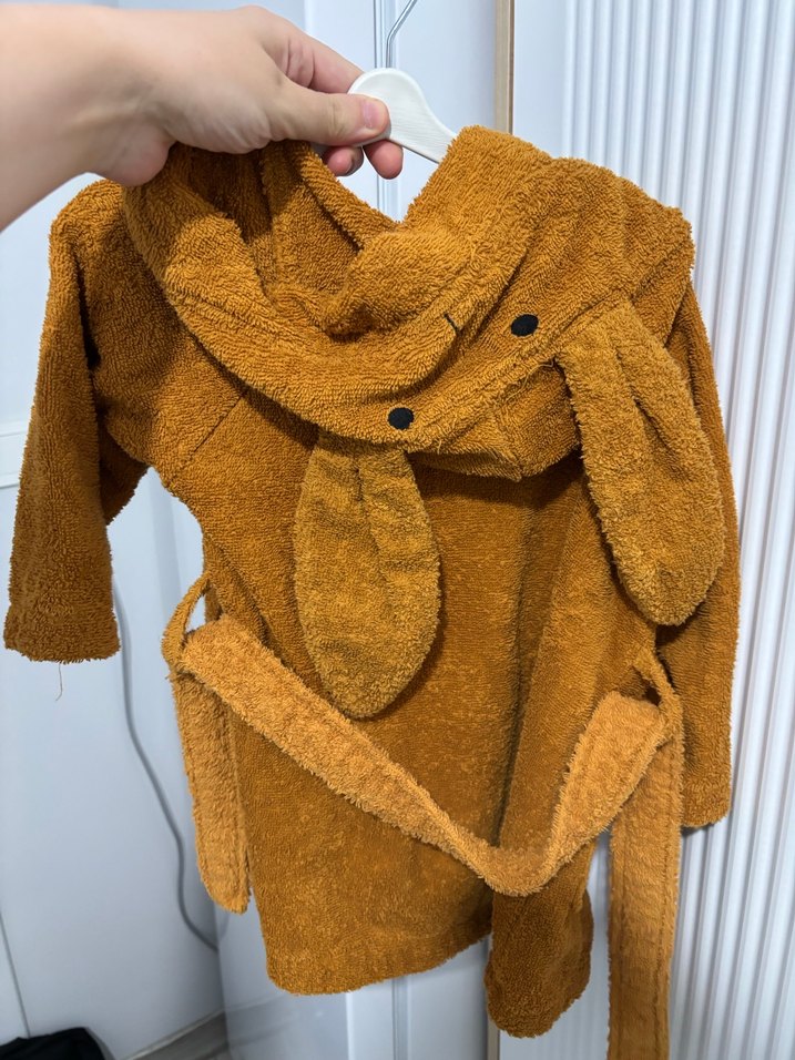 Kahverengi Kapüşonlu Erkek Çocuk Bornozu - Görsel 2