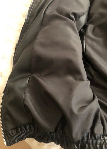 Deri Siyah Dik Yaka Kadın Şişme Yelek - Görsel 5