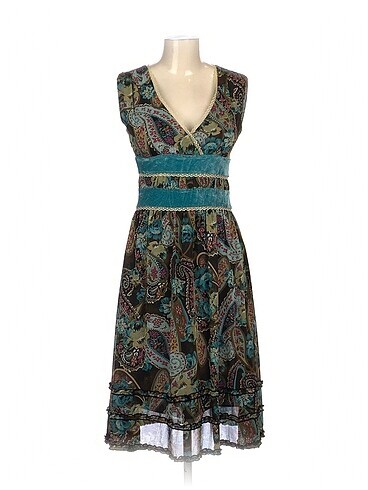 PreLoved Kısa Elbise %70 İndirimli.
