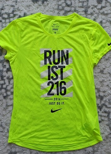s Beden yeşil Renk Orjinal Nike bayan tişört