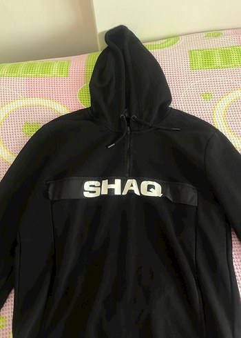 Siyah Yüksek Yakalı SHAQ Baskılı Sweatshirt