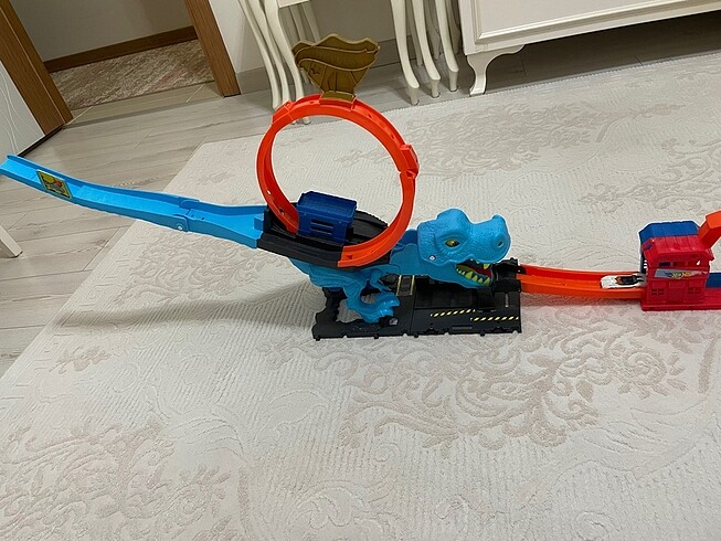  Hotwheels dinazor