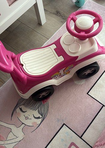 Pembe Renkli Oyuncak Araba