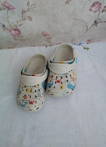 LC Waikiki Erkek çocuk crocs terlik 24 numara
