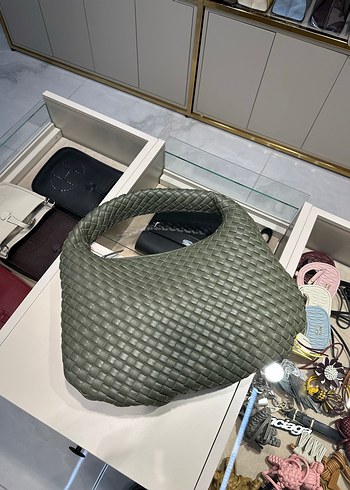 bottega-veneta