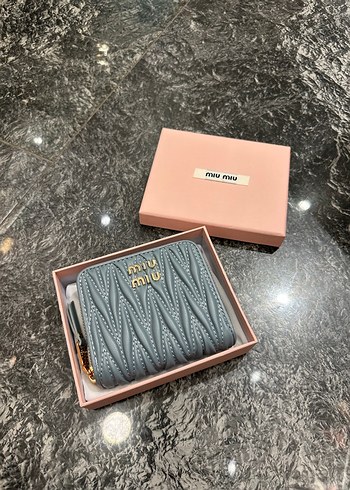 Miu Miu Pembe Deri Nakışlı Fermuarlı Cüzdan - Görsel 3