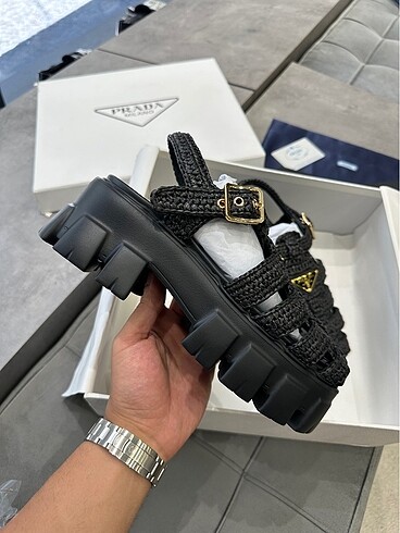 39 Beden PRADA