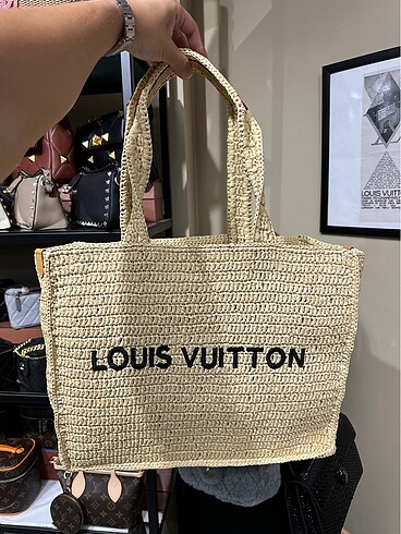 LOUIS VUITTON