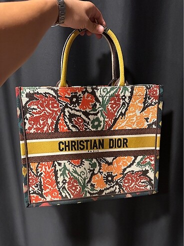 Dior CHRISTIAN DIOR