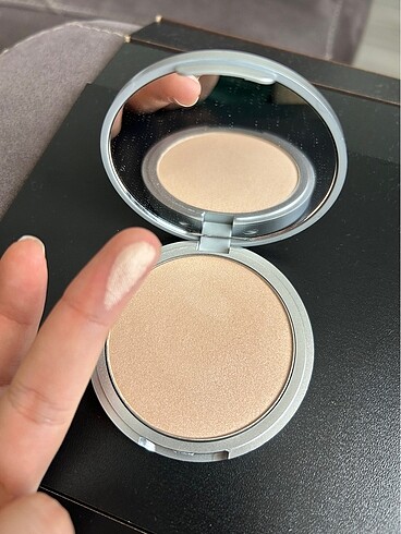  Beden Renk The balm aydınlatıcı