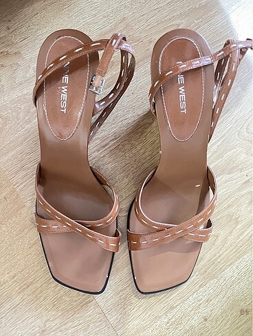 40 Beden kutulu nine west topuklu sandalet