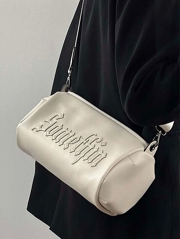 Beyaz Gothic Font Çanta
