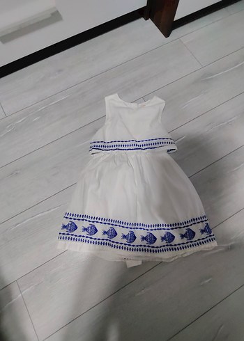 Nakışlı Beyaz Kız Çocuk Elbisesi