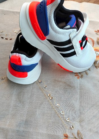 30 Beden beyaz Renk Beyaz Adidas Erkek Çocuk Spor Ayakkabı Velcro