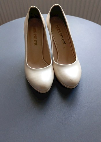 Beyaz Stiletto Topuklu Kadın Ayakkabı