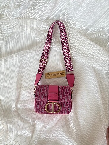 Dior Nakışlı Pembe Çanta