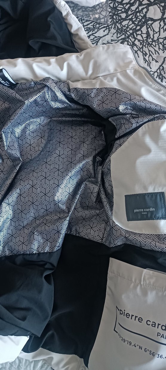 Beyaz Kapüşonlu sıfır ayarında sayılı giyilmistir - Görsel 5