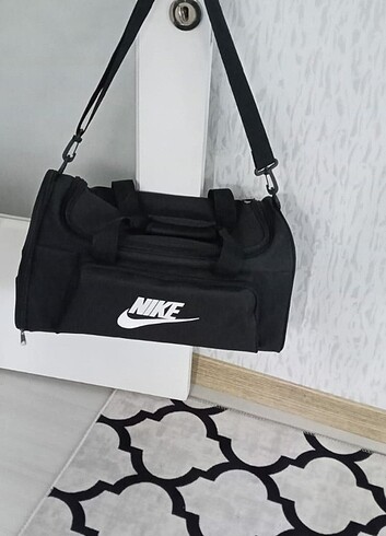 Spor ve seyahat çantası 
