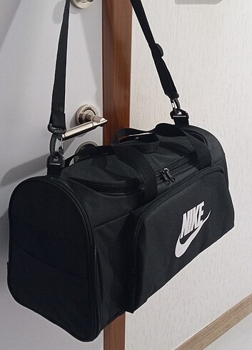 Nike Spor çantasi 