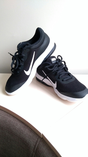 36,5 numara NIKE AIR MAX ADVANTA Kadın Koşu ayakkabısı