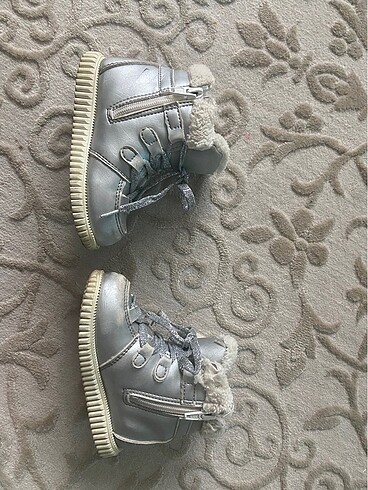 LC Waikiki 23 numara lcw kız bebek bot