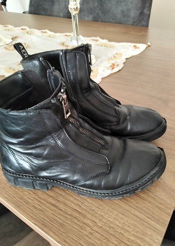 çocuk Siyah Parlak Deri Tokalı Topuklu Bot - Görsel 2