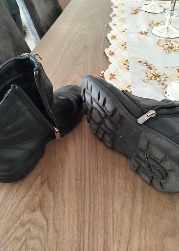 çocuk Siyah Parlak Deri Tokalı Topuklu Bot - Görsel 5