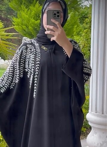 Diğer Emirati abaya
