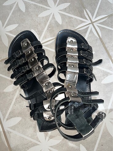 inci İnci marka gladiator sandalet