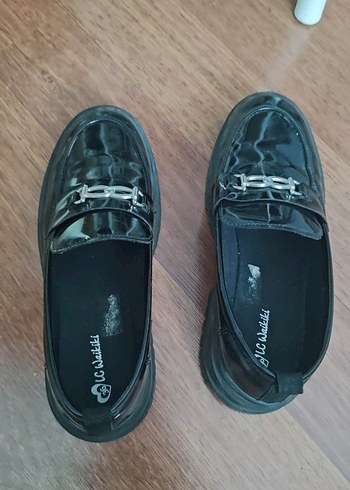 Kızlar İçin Parlak Siyah Tokalı Loafer - Görsel 6