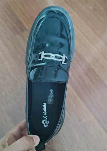 Kızlar İçin Parlak Siyah Tokalı Loafer - Görsel 5