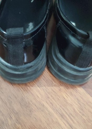 Kızlar İçin Parlak Siyah Tokalı Loafer - Görsel 7