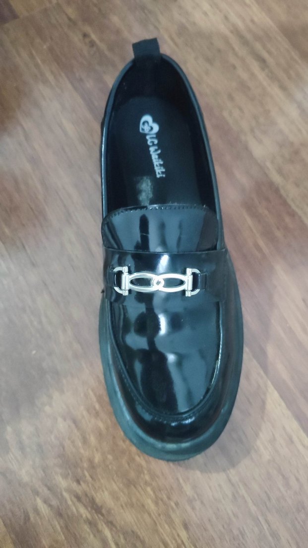 Kızlar İçin Parlak Siyah Tokalı Loafer - Görsel 3