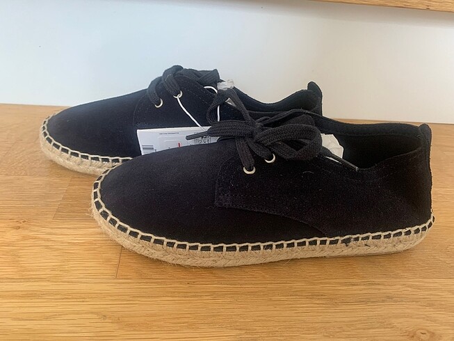 Mango 32 numara hasır detaylı süet loafer