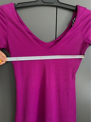 Fuşya renk vücudu saran V yaka elbise - Görsel 6