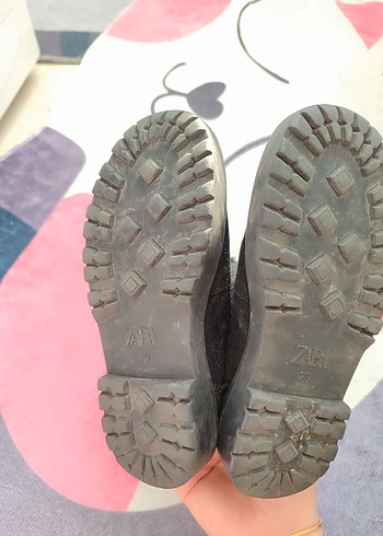 29 Beden Zara Siyah Süet Tüylü Stiletto Topuklu Kadın Bot